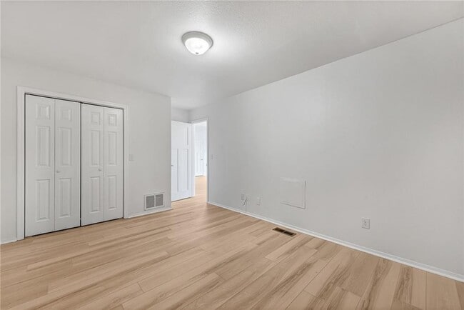 Building Photo - 14804 Dutchmans Dr