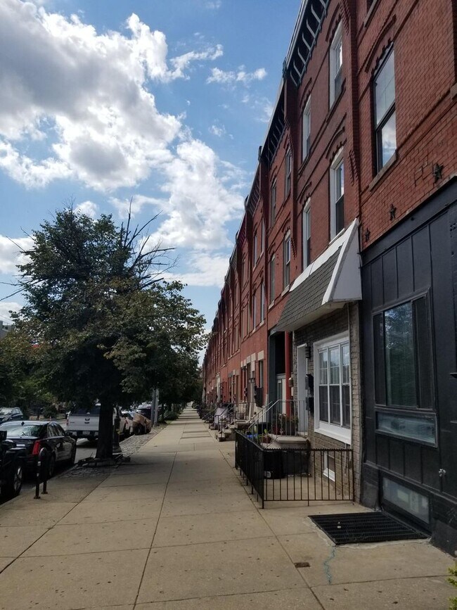 Building Photo - Bright and spacious one bedroom units in a great location in Brewerytown