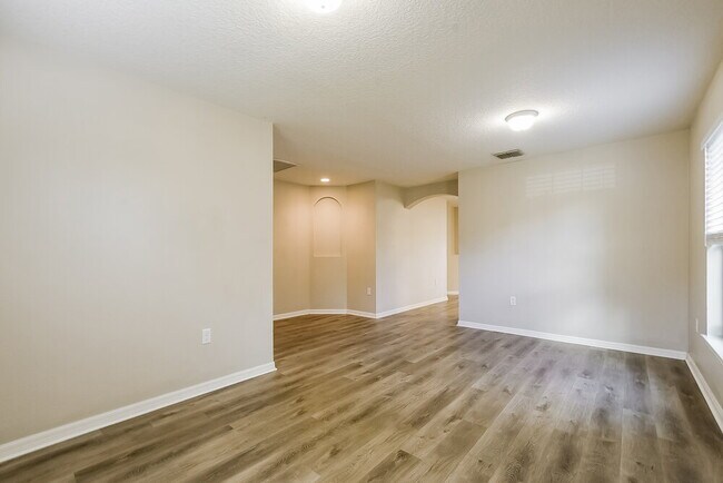 Building Photo - 2353 Bexley Dr