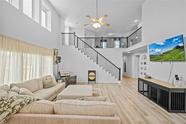 Building Photo - 30208 Arnold Br Dr