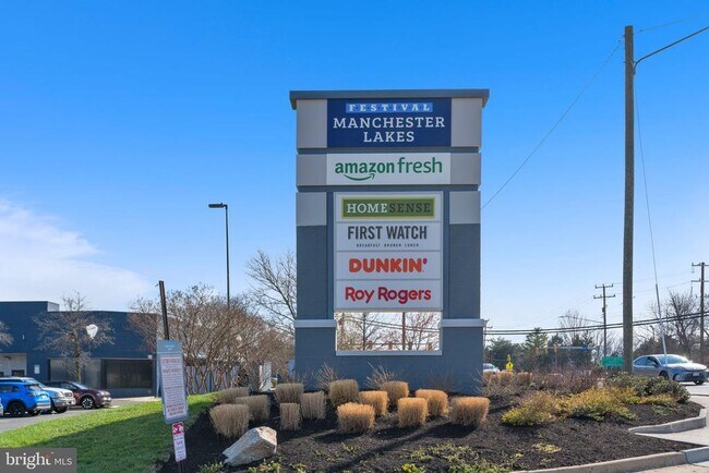 Building Photo - 6011 Curtier Dr