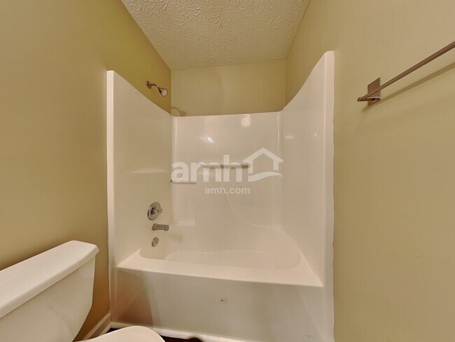 Building Photo - 542 Kennard Ln