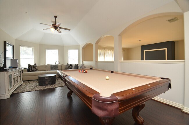 Building Photo - 1310 Wildwood Ln