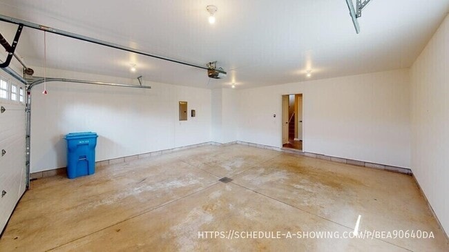 Building Photo - 1706 N Creek Cir