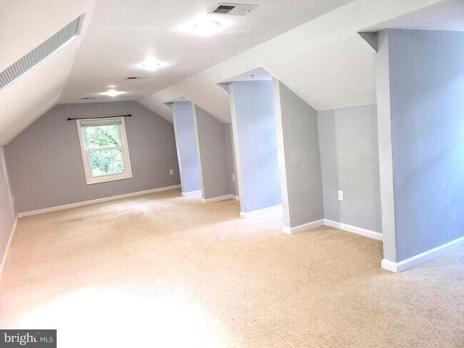 Building Photo - 1108 Swan Creek Rd