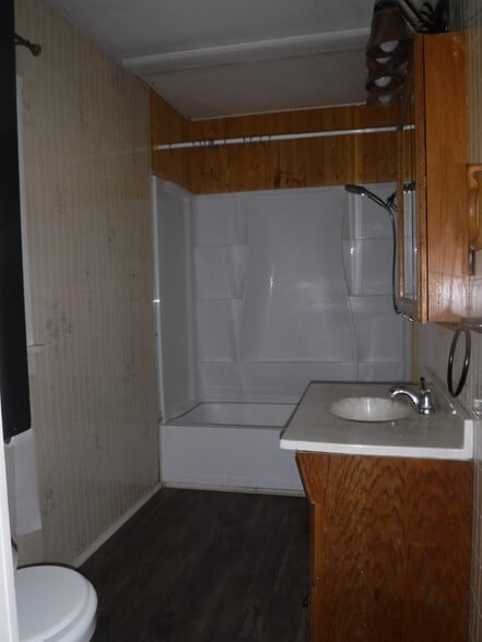 11109 SE 72nd Rd Bath 1 - 11109 72nd Rd SE