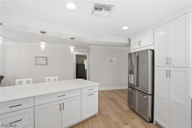 Building Photo - 1590 Sandpiper St