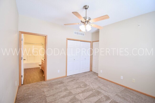 Building Photo - Welcome to this affordable 2-Bedroom, 2-Bath Condo in Johnston with Detached 1-Car Garage.