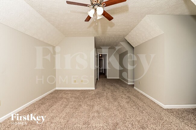 Building Photo - 215 Brooks Dr