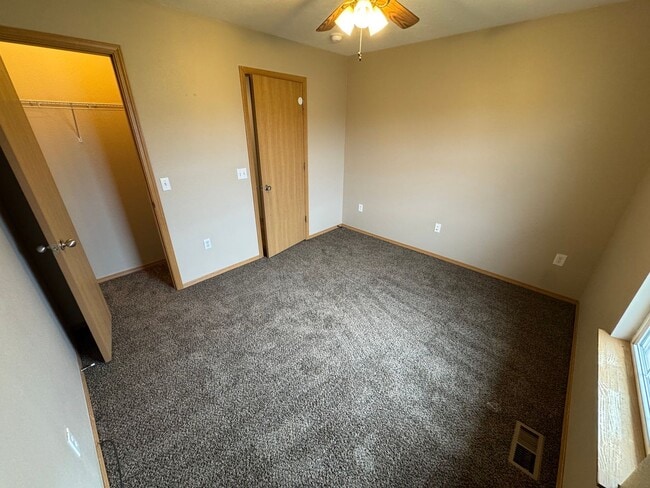 Building Photo - Super clean 2 bedroom 2 Bath Duplex in Clever MO