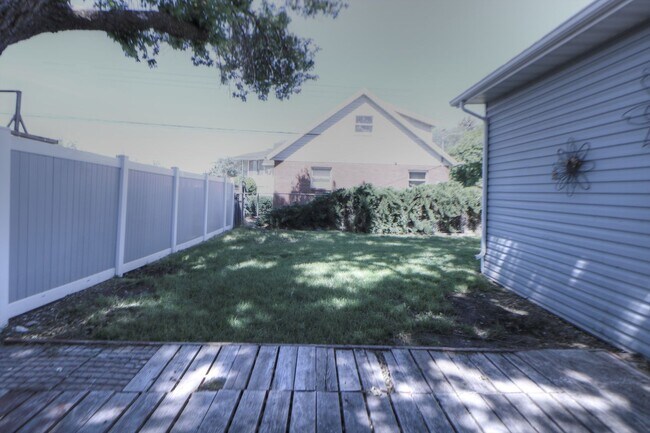 Building Photo - Pet Friendly American Fork Home