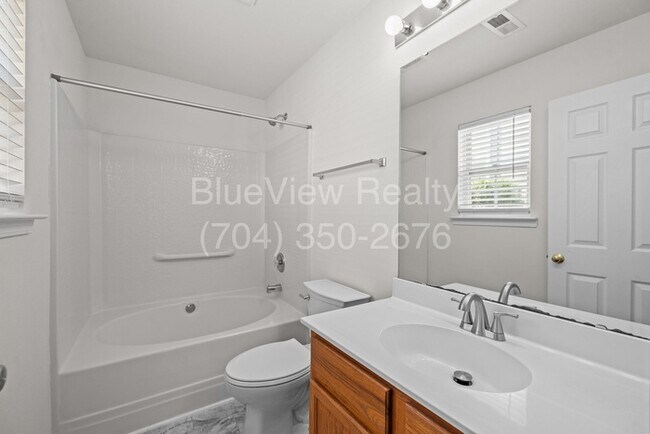 Building Photo - Beautiful Ranch House with 3 bed 2 bath ( Ballantyne area )