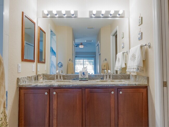 Building Photo - Move in with Zero Deposit! Turnkey Furnish...