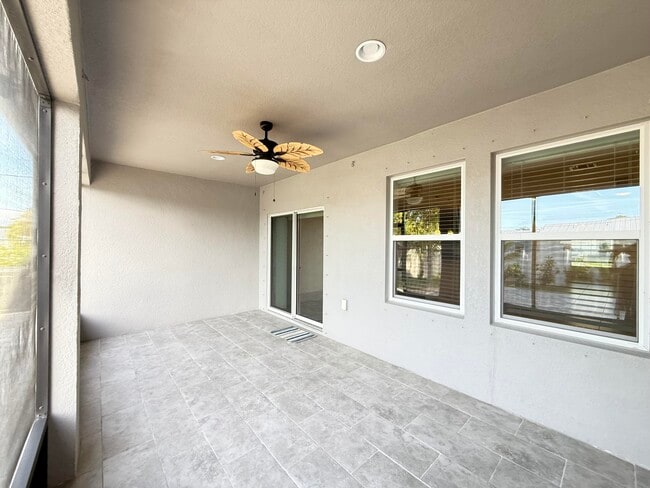 Building Photo - 189 NE Jettie Terrace