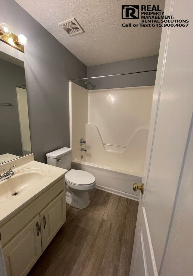 Building Photo - 2 Story Brick Duplex- 2BD/1.5BA Walk to MTSU!