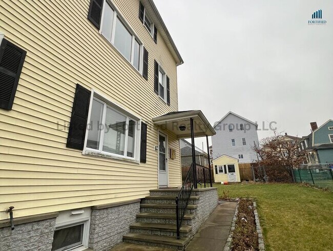 Building Photo - 455 Middle St