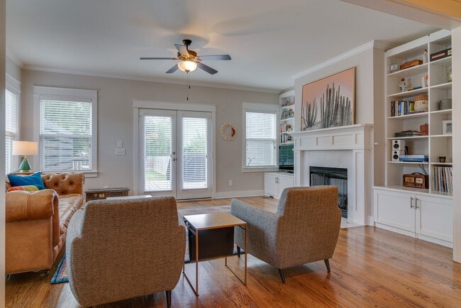 Building Photo - 1407 Pillow St