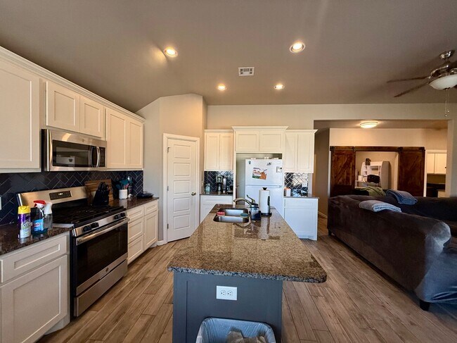 Building Photo - 9401 NW 87th St