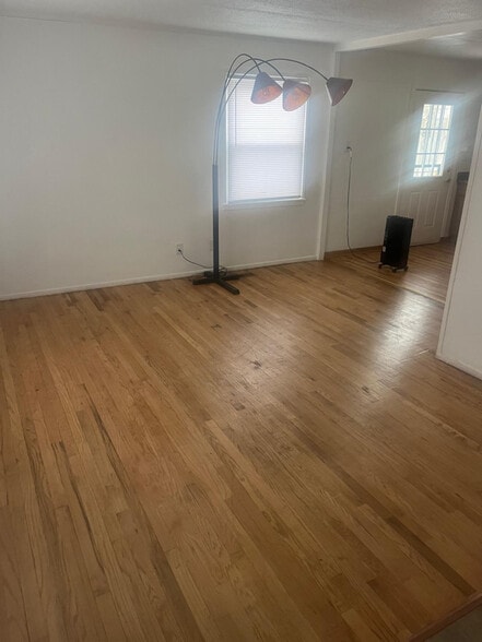 Building Photo - 1610 Garwood Dr