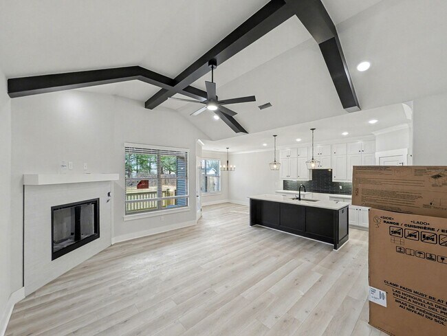 Building Photo - Beautiful New Build with Style