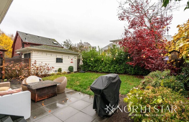 Building Photo - Classic Portland Home Heart of Irvington