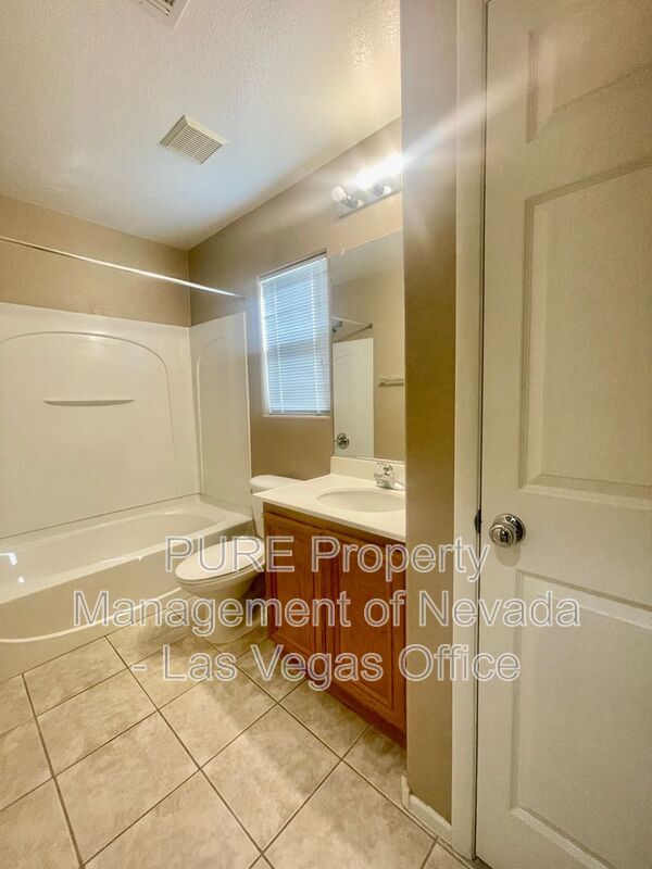 Building Photo - 126 Solidago Ave