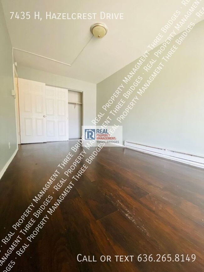 Building Photo - 7435 Hazelcrest Dr