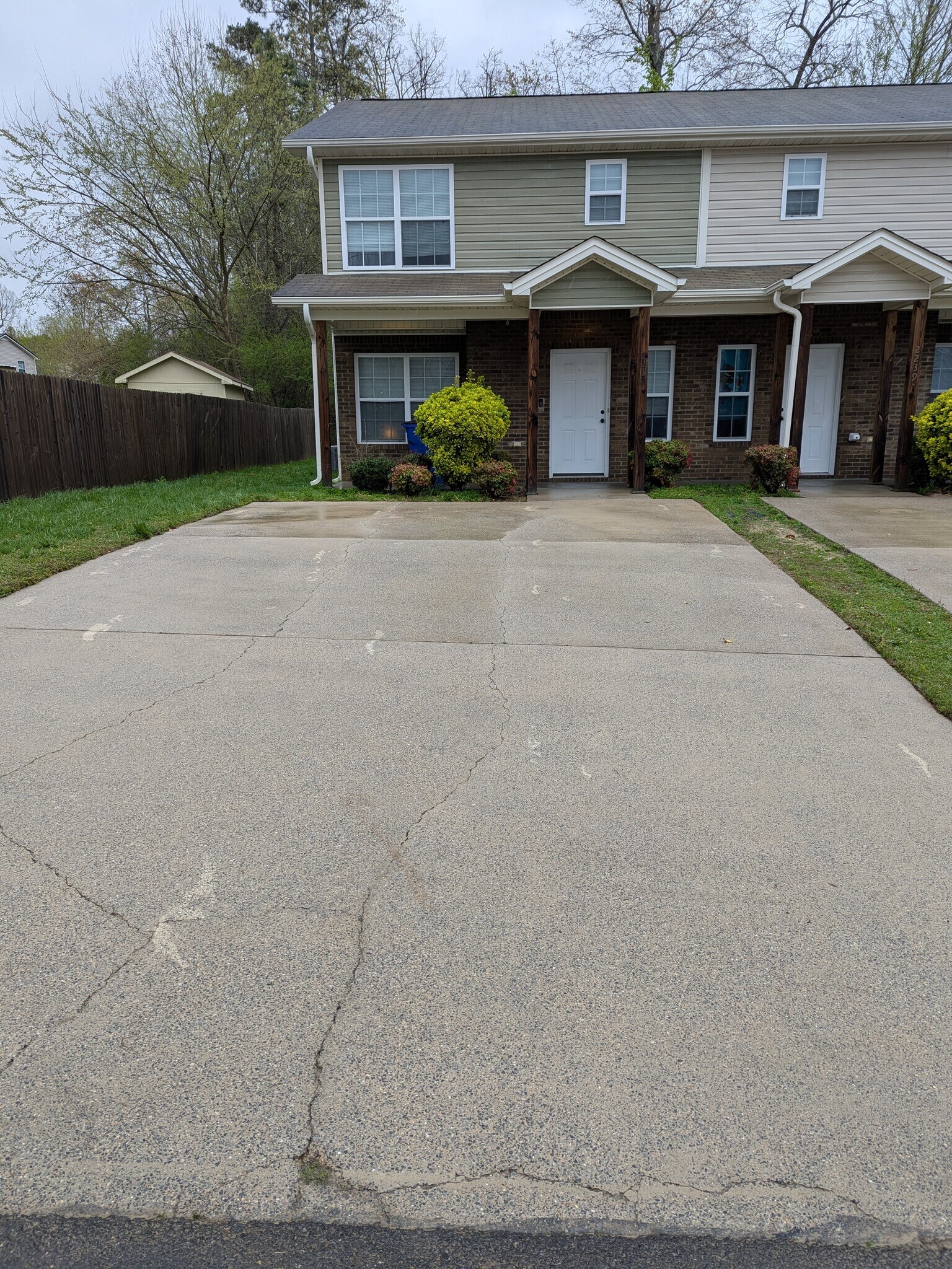 Parking for up to 4 vehicles - 2237 Spring Meadow Ln SE