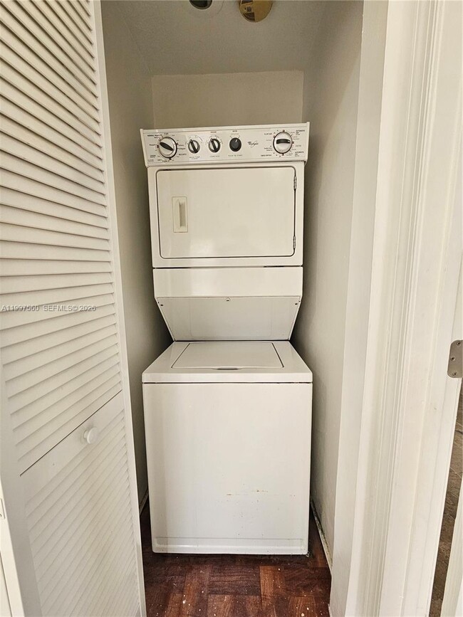 Building Photo - 15075 SW 49th Ln