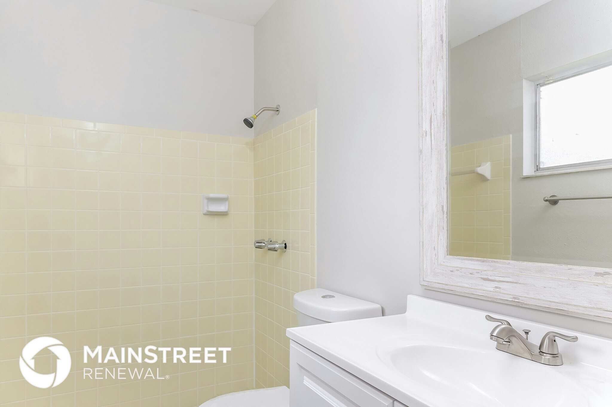 Building Photo - 349 SW Cherryhill Rd