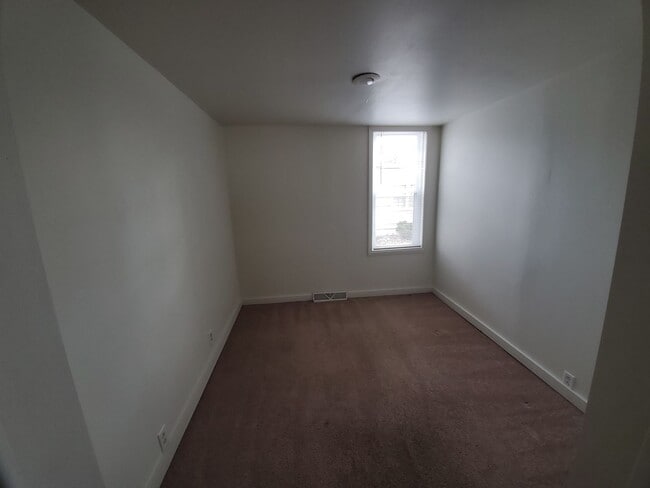 Building Photo - 206 Wright Ave