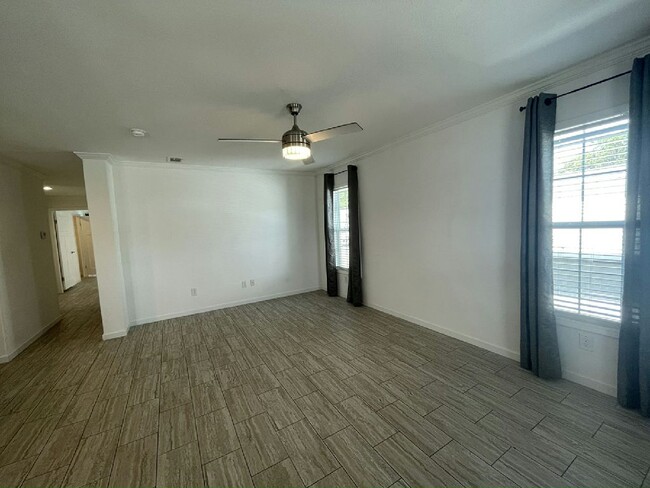 Building Photo - 13128 Lemon Ave