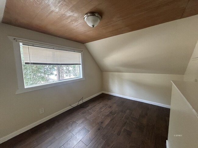 Building Photo - Shady Pines Cabin 1 bd.+1 Loft Bd. 1 Ba. w/ Sm. Fenced Yard.