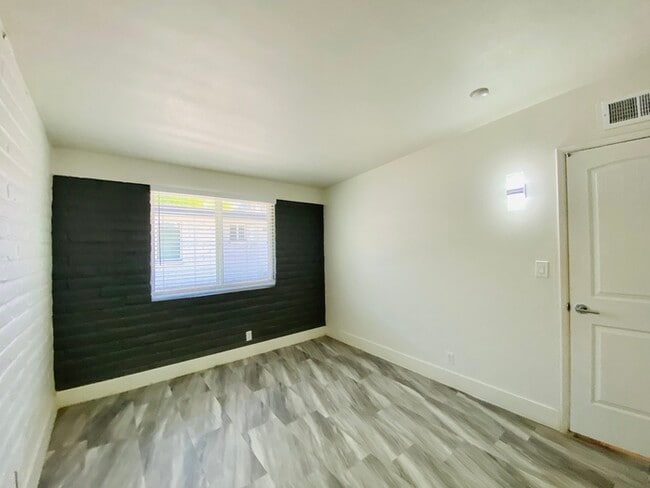 Building Photo - Modern living in this completely updated 2...