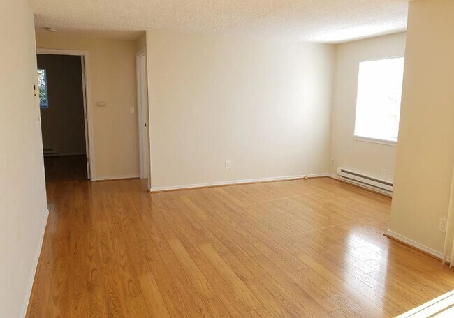Building Photo - 10725 Myers Way S