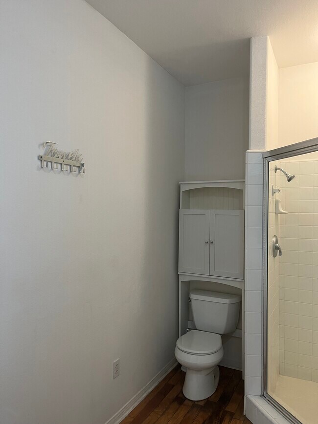 Building Photo - 8960 Camellia Ct