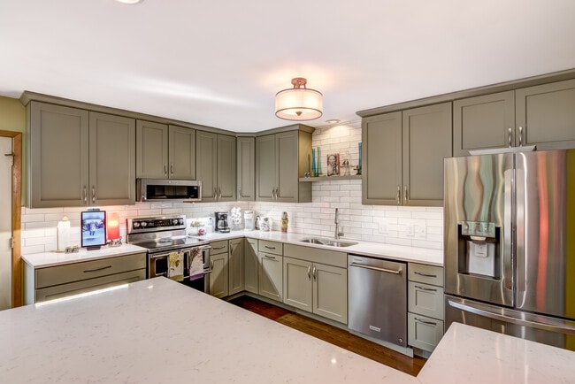 Building Photo - 3373 Whispering Pines Ln