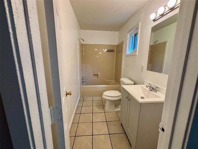 Building Photo - 11802 Sorsby Way