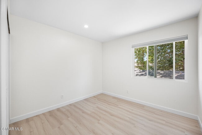 Building Photo - 577 Spring Rd