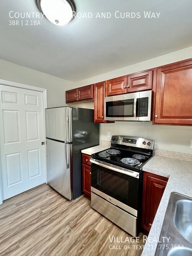 Building Photo - 705 Country Club Rd