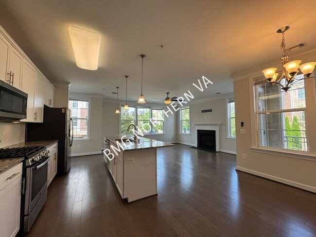 Building Photo - 13740 Endeavour Dr