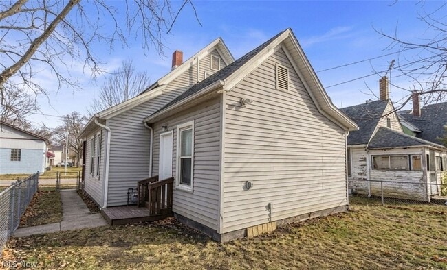 Building Photo - 1923 W 77th St