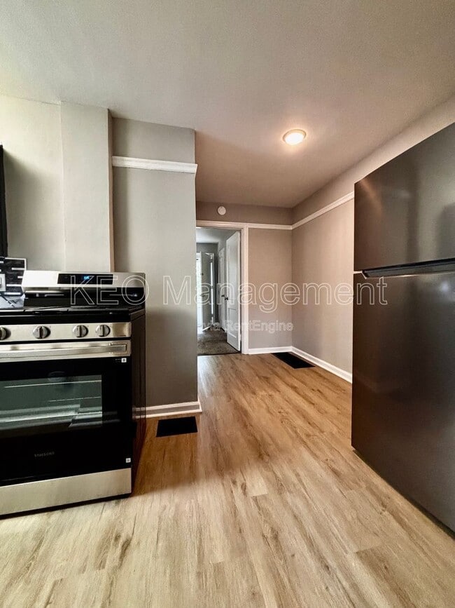 Building Photo - 225 E Xenia Dr