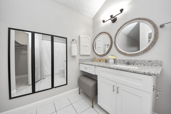 Building Photo - 20627 Burwood Cir