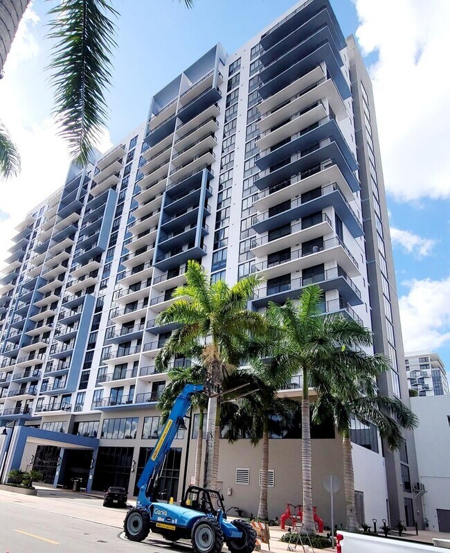 Building Photo - 5350 NW 84th Ave