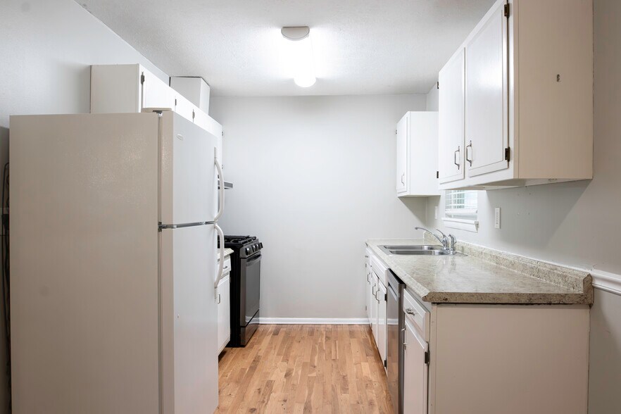 Building Photo - 103 Robleigh Dr