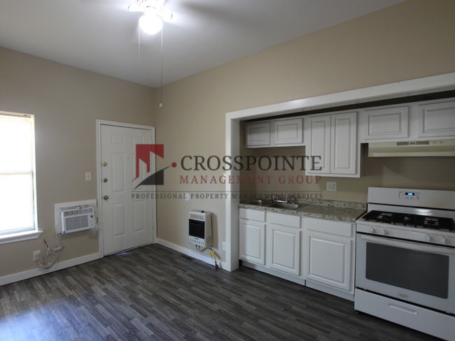 Building Photo - Available! 1 Bedroom, 1 Bath in Tyler!