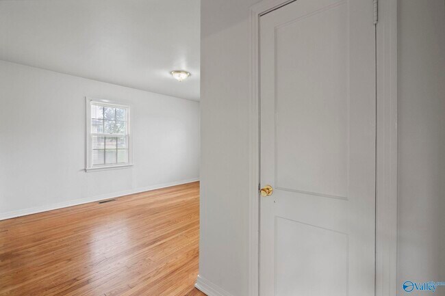Building Photo - 2305 Andrew Jackson Way NE