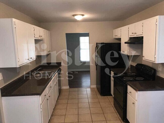 Building Photo - 4018 Glenroy Dr