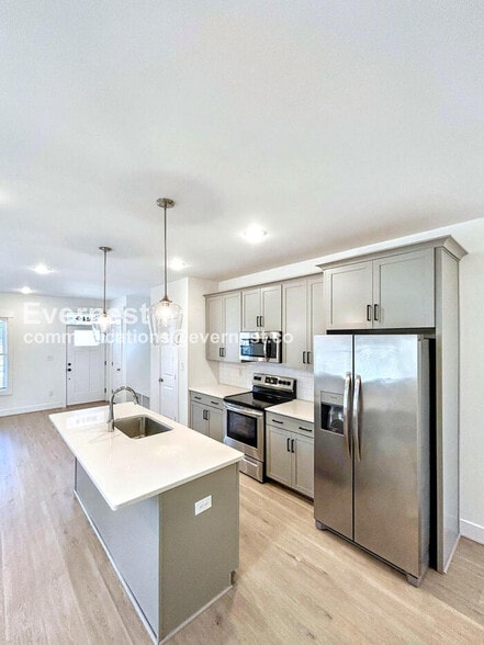 Building Photo - 5214 Campbell Ave